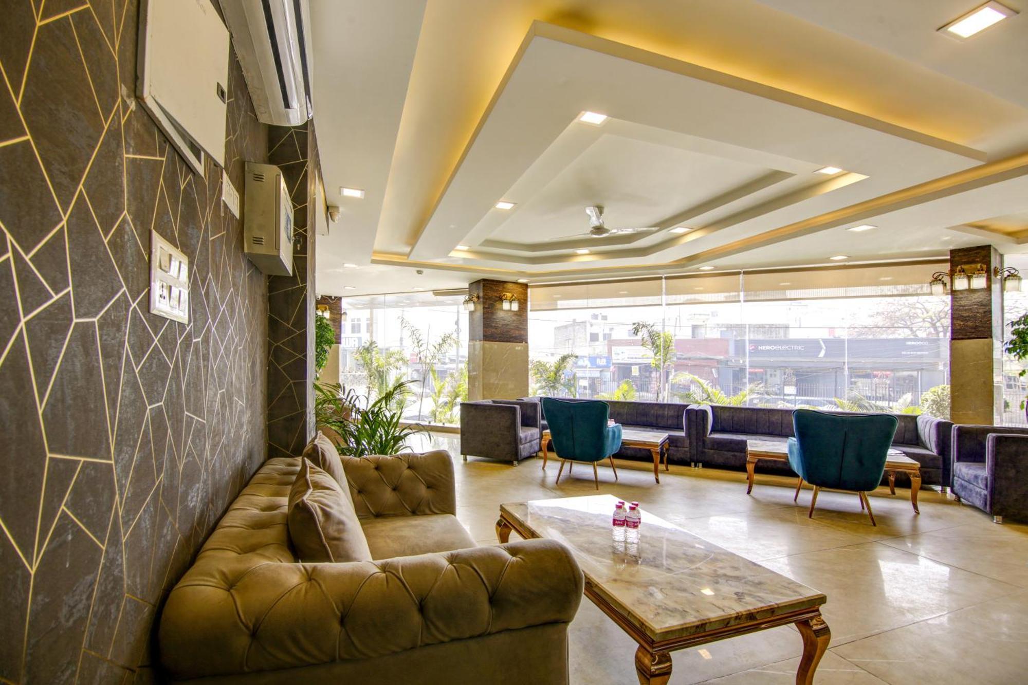 Hotel Prithvi-raj Near Delhi Airport 3*