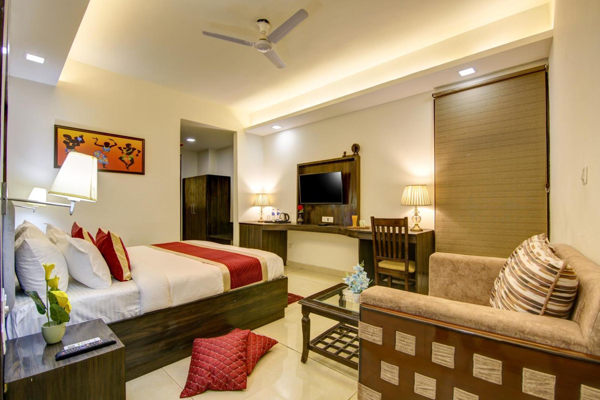 Prithvi-raj Near Delhi Airport 3*