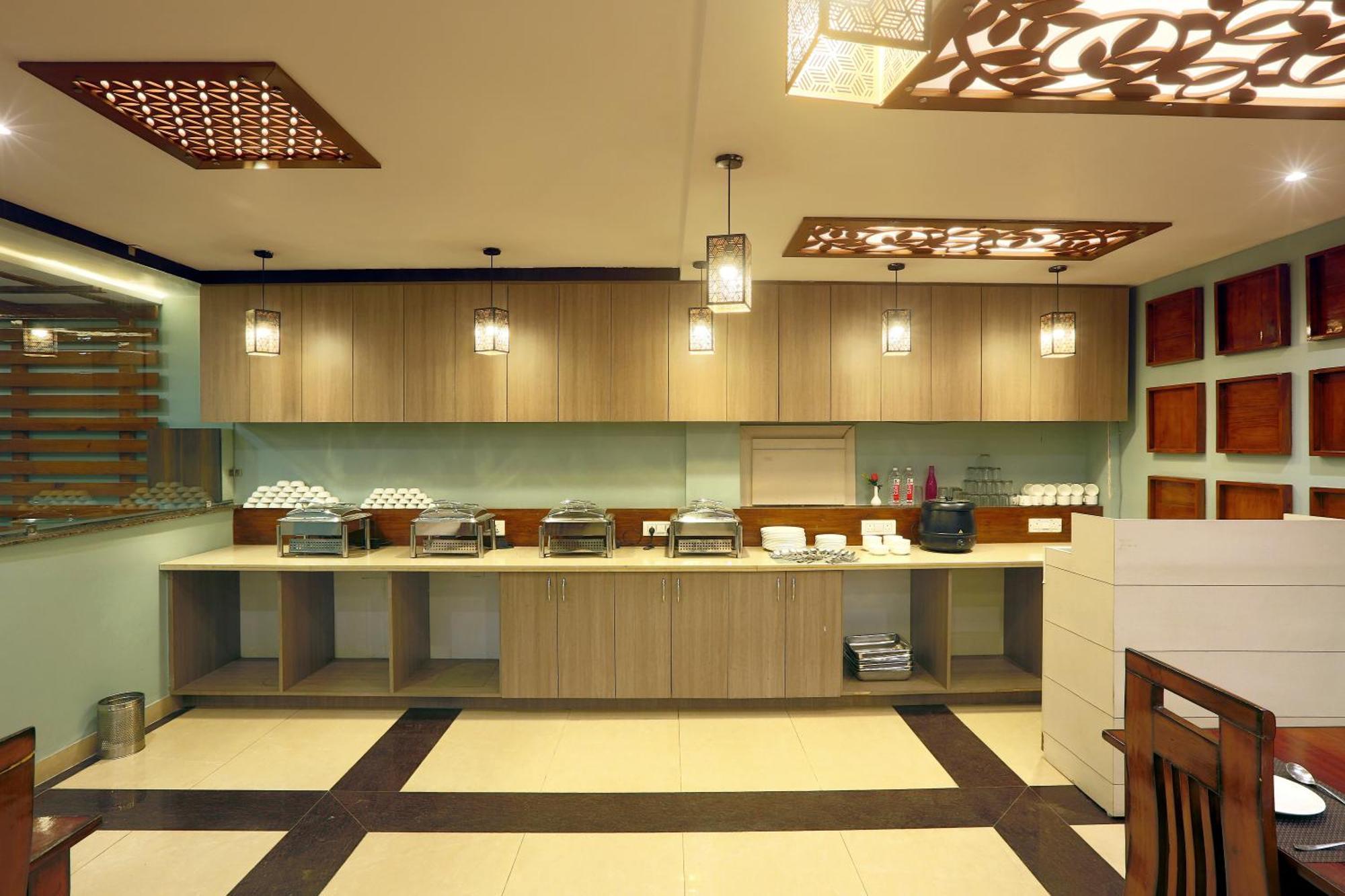 Prithvi-raj Near Delhi Airport 3*
