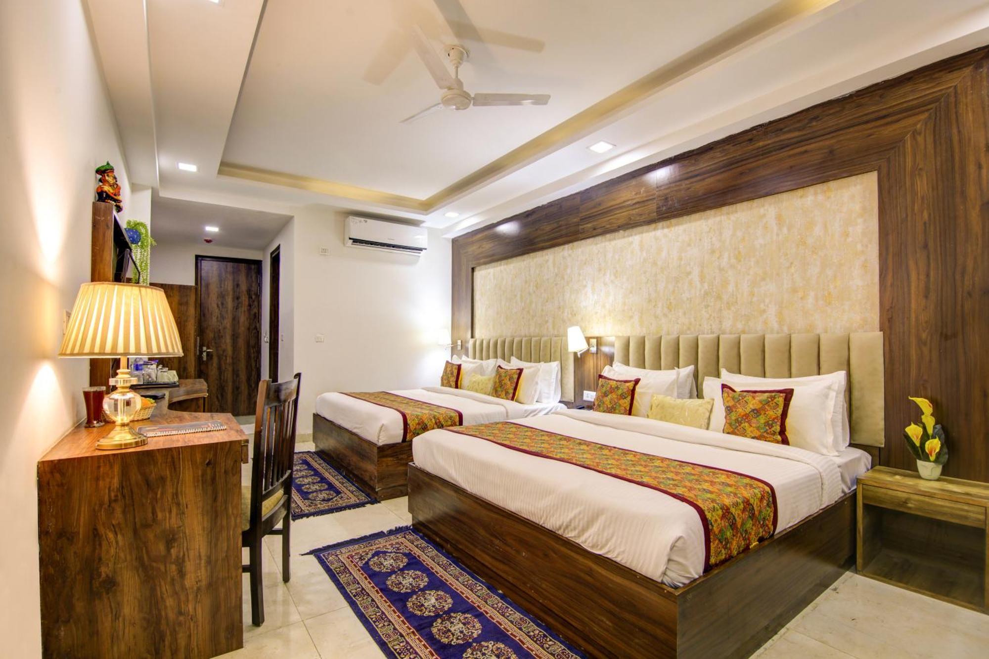 Prithvi-raj Near Delhi Airport 3*