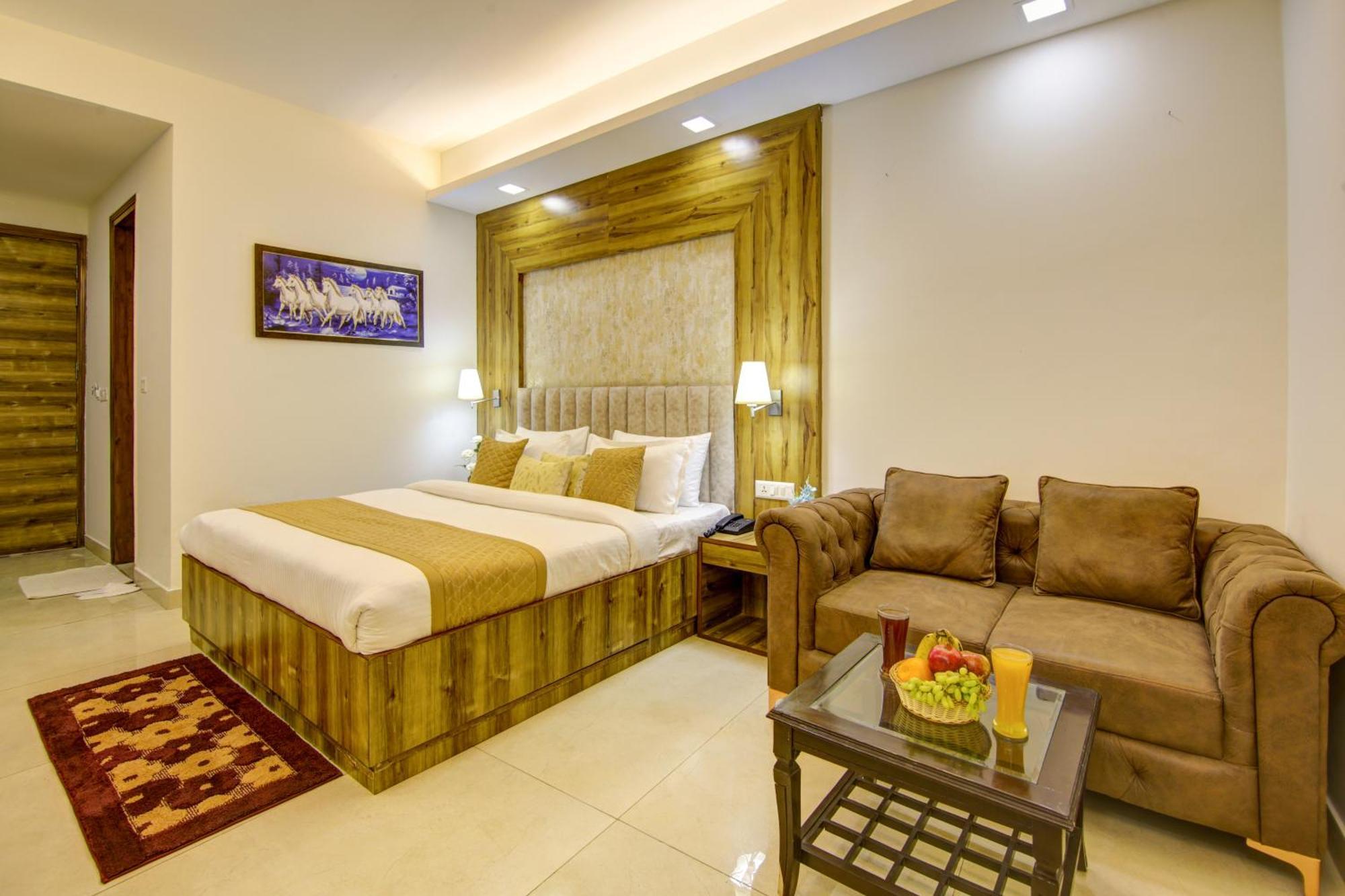Prithvi-raj Near Delhi Airport Hotel 3*