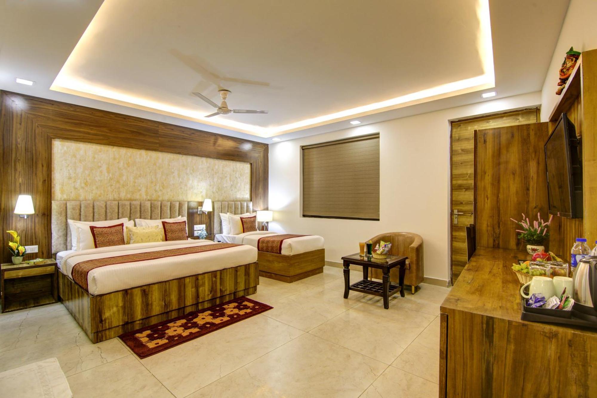 Hotel Prithvi-raj Near Delhi Airport 3*
