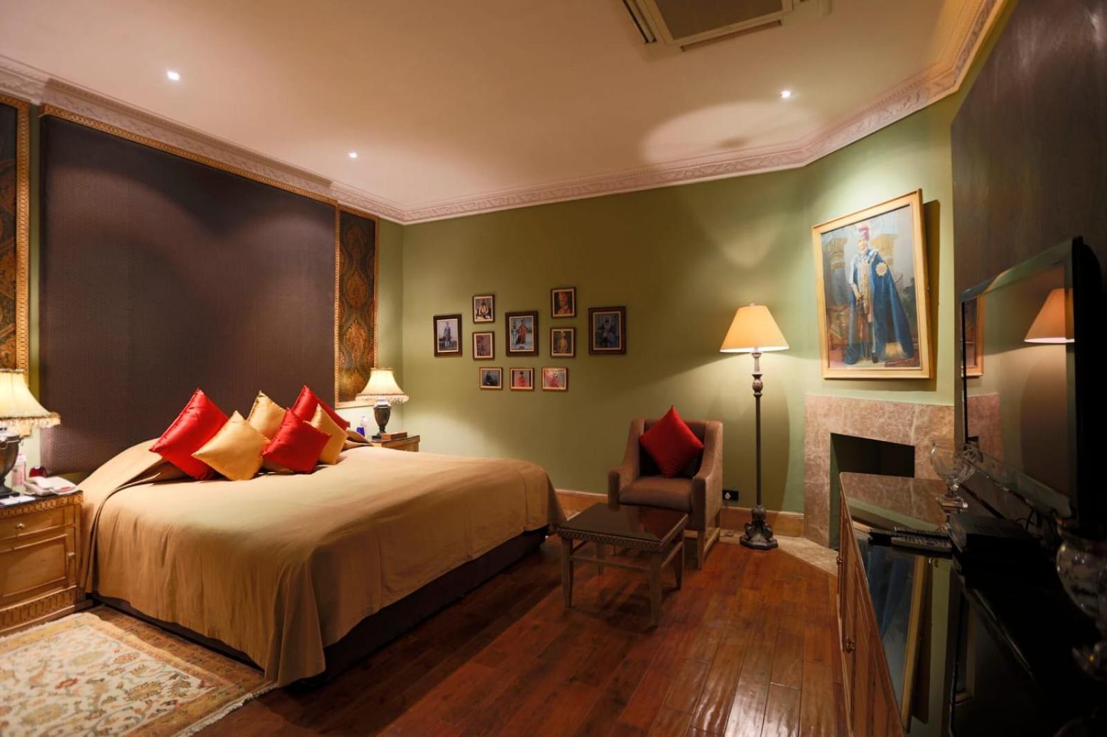 Prithvi-raj Near Delhi Airport 3*